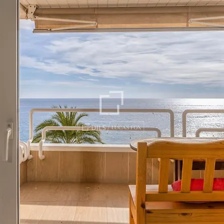 Incredible Renovated On The Waterfront شقة *