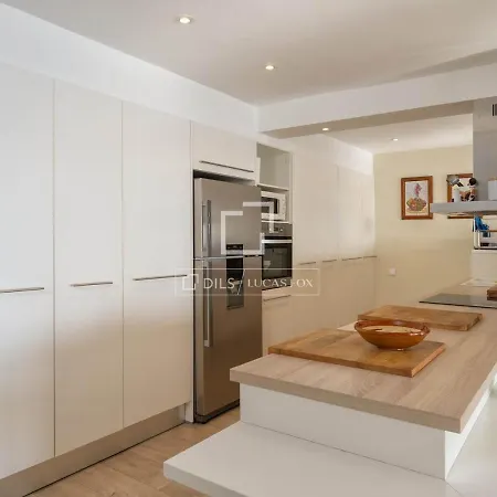 Incredible Renovated On The Waterfront شقة